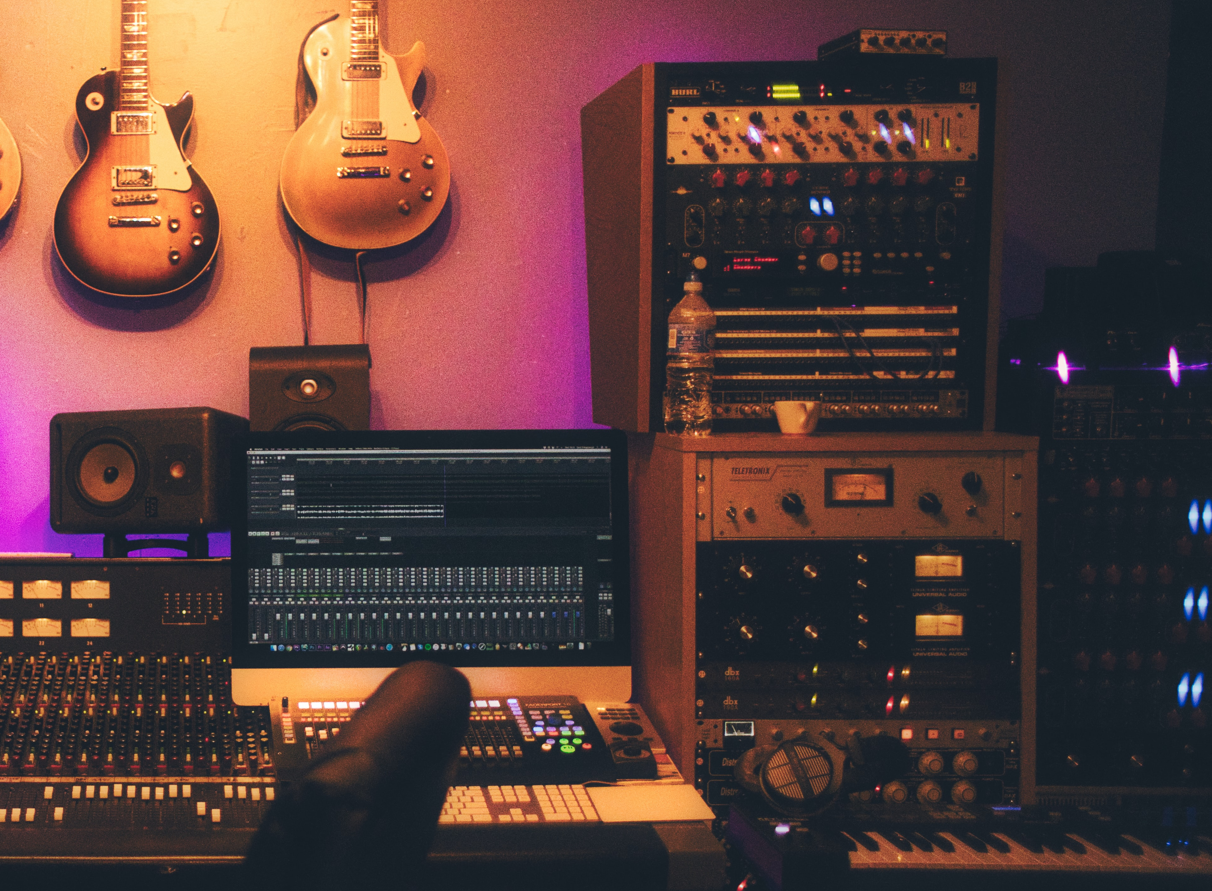 Background Image for Albie Dee